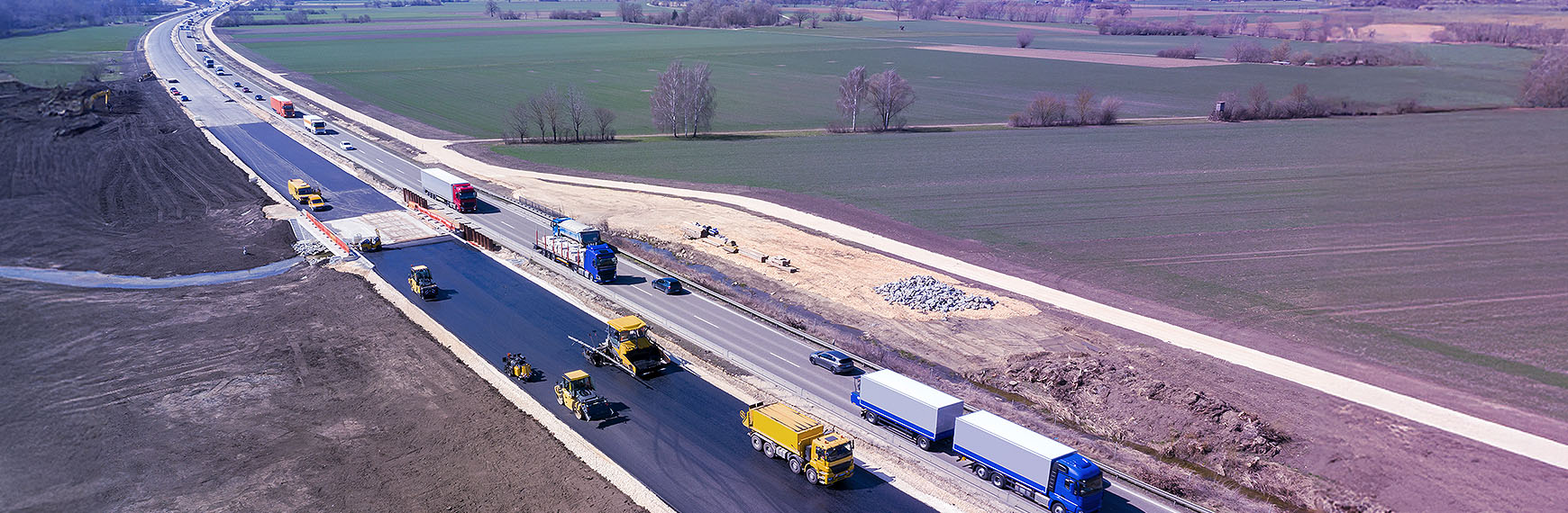 Symbolbild für Fondsrisikobegrenzungsgesetz: Autobahn im Bau